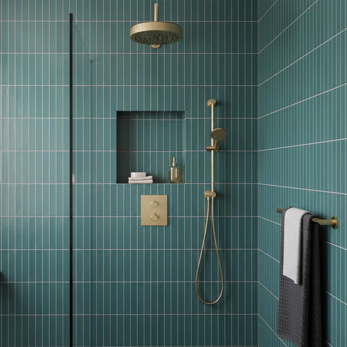 250 round shower head - brushed brass