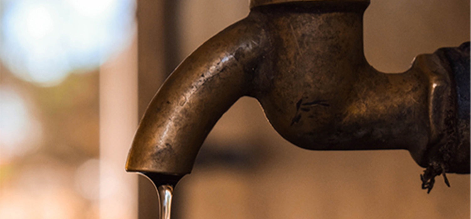 Fixing a Dripping Tap - Gold Bathroom UK