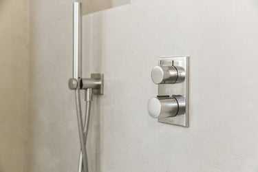 The Complete Guide to Shower Valves and Shower Controls for Your Bathroom

