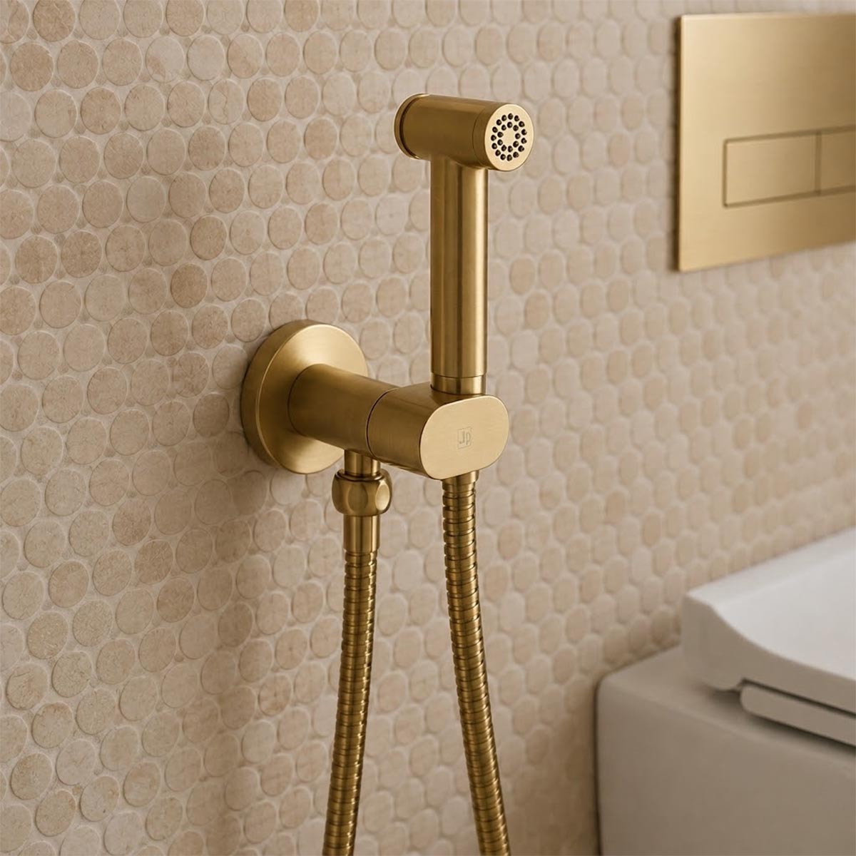 cold water feed shataff douche kit - brushed brass 