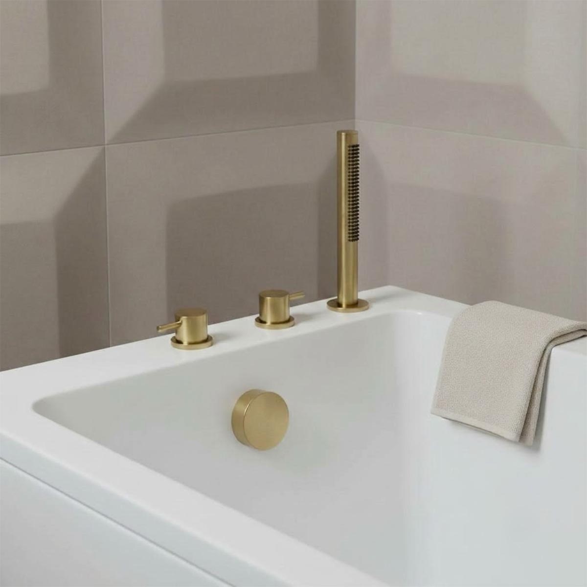 deck mounted shower handle with waste drainer set 