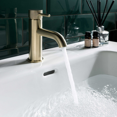 gold bathroom sink tap
